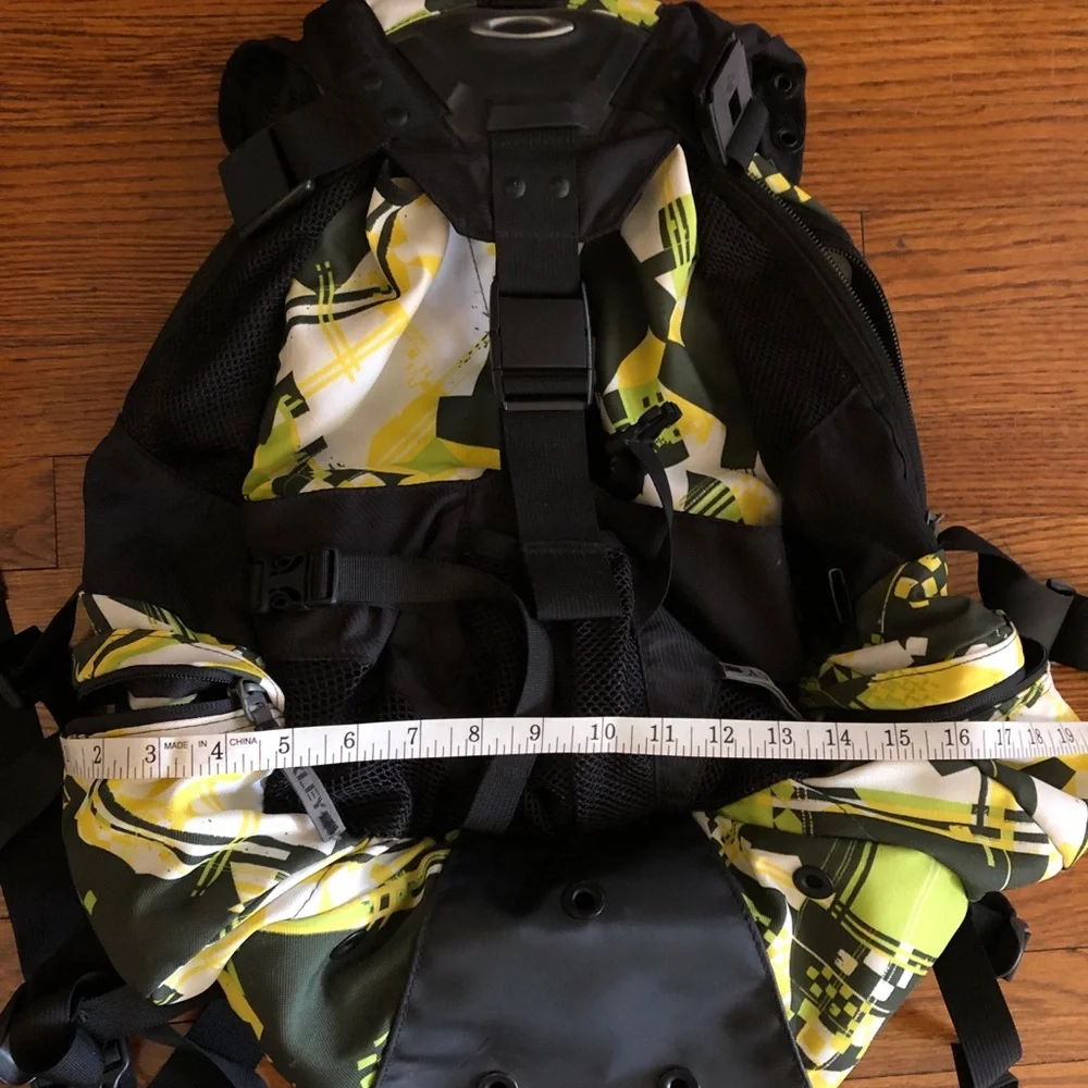 Vintage Y2K Oakley Icon Tactical Backpack
